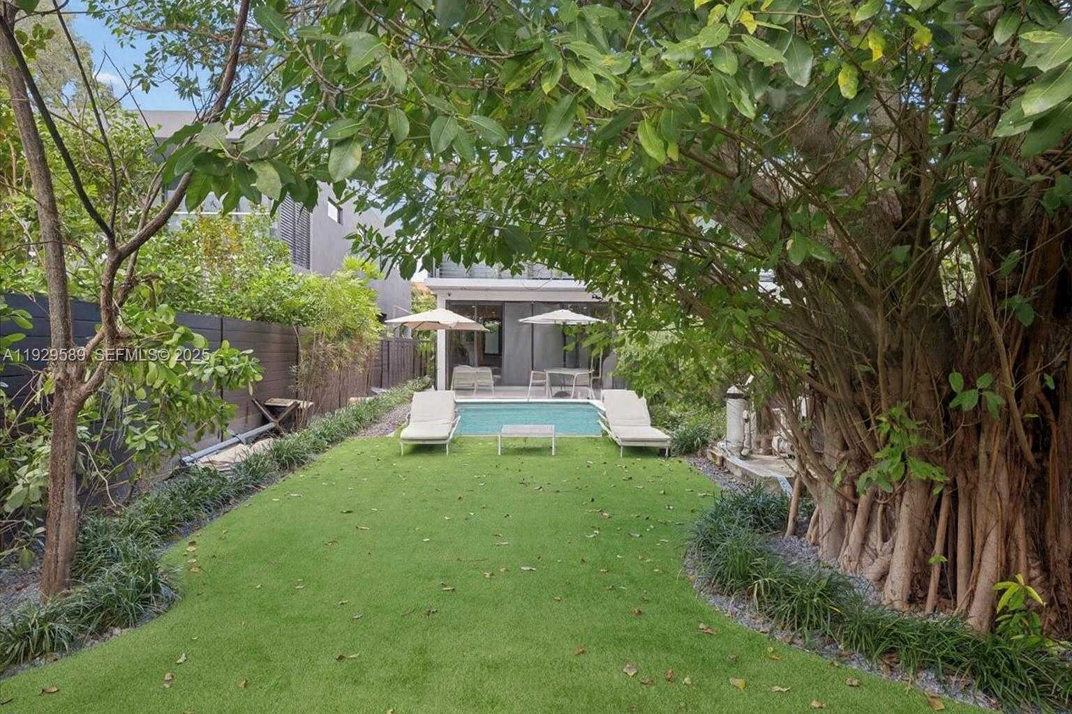 Small Image of 3458 DAY AVE, Miami Number 14