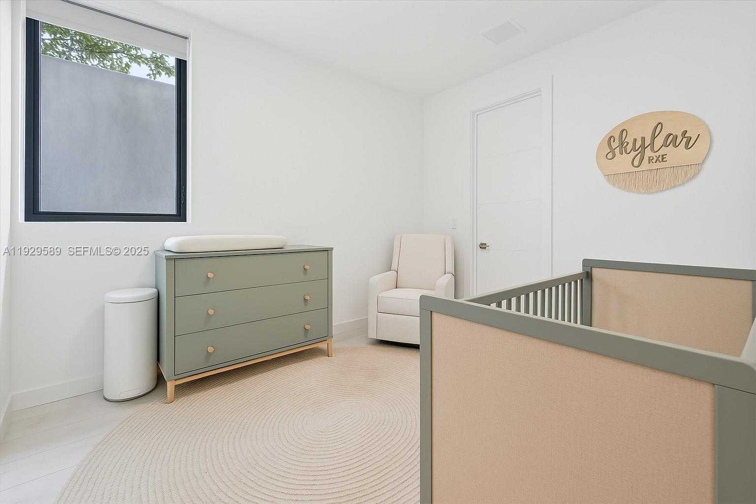 Small Image of 3458 DAY AVE, Miami Number 25