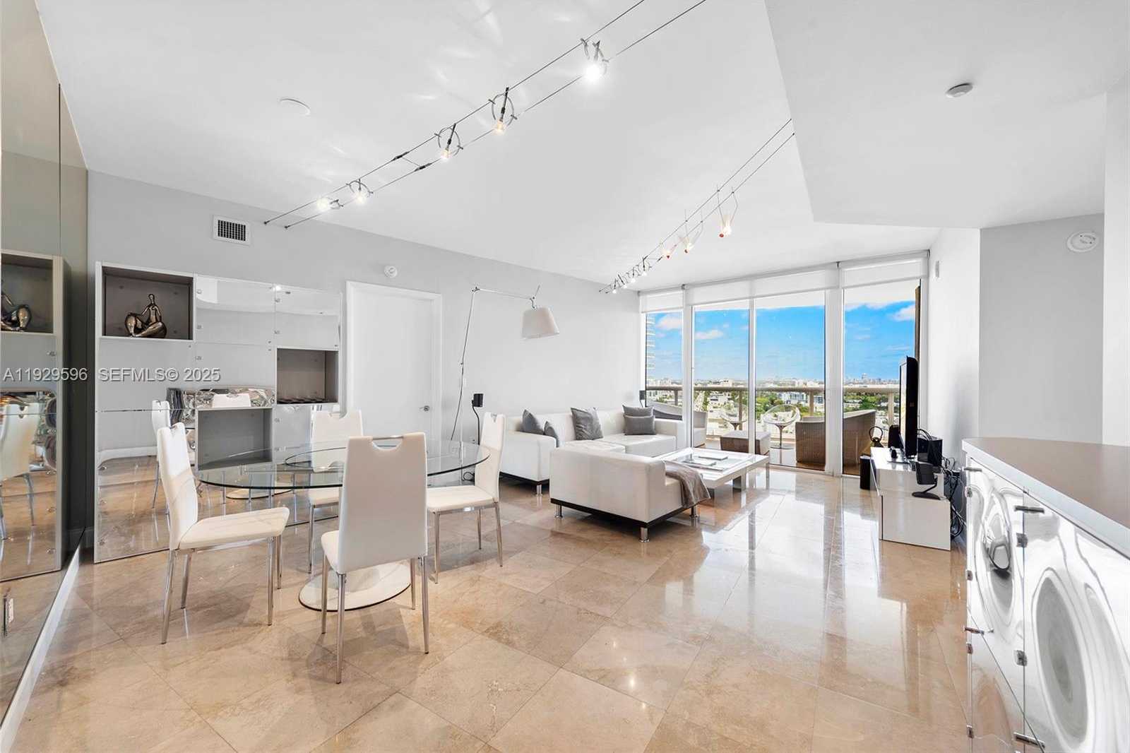 Imagen de Pequeño Objeto