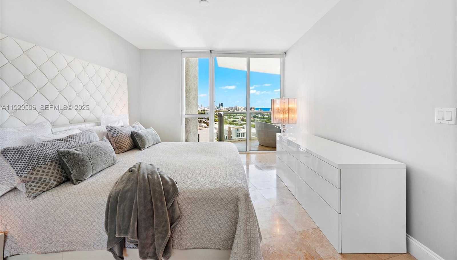 Imagen de Pequeño Objeto