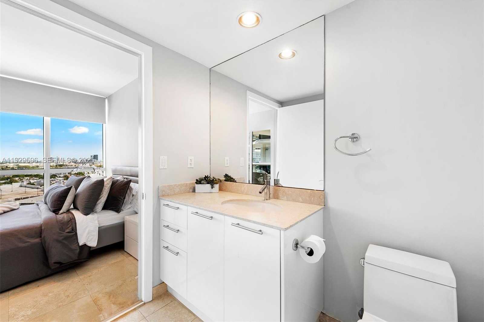 Imagen de Pequeño Objeto