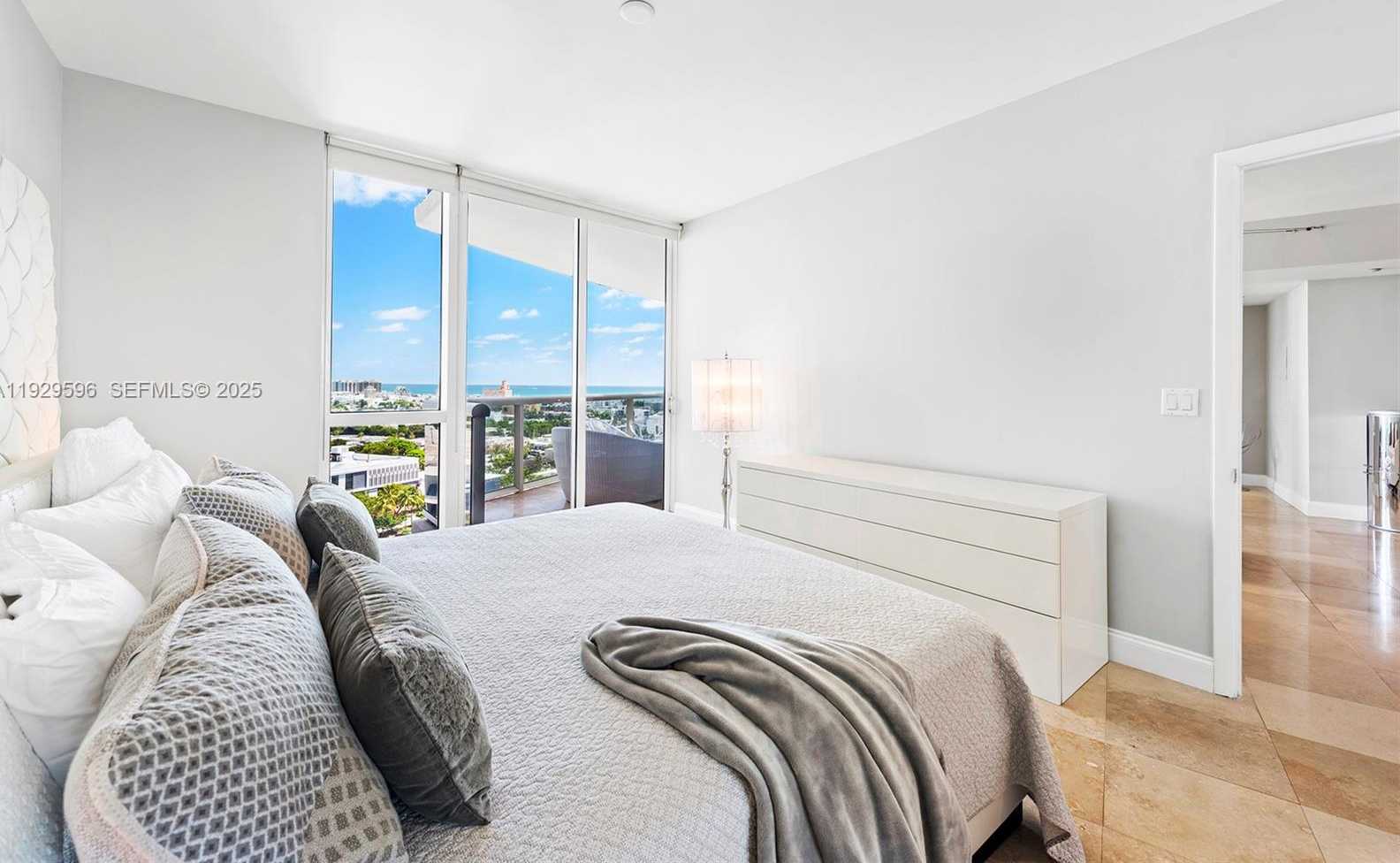 Imagen de Pequeño Objeto