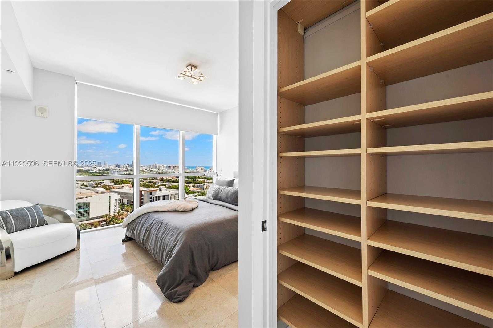 Imagen de Pequeño Objeto