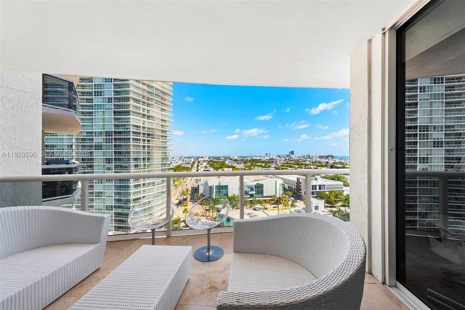 Imagen de Pequeño Objeto