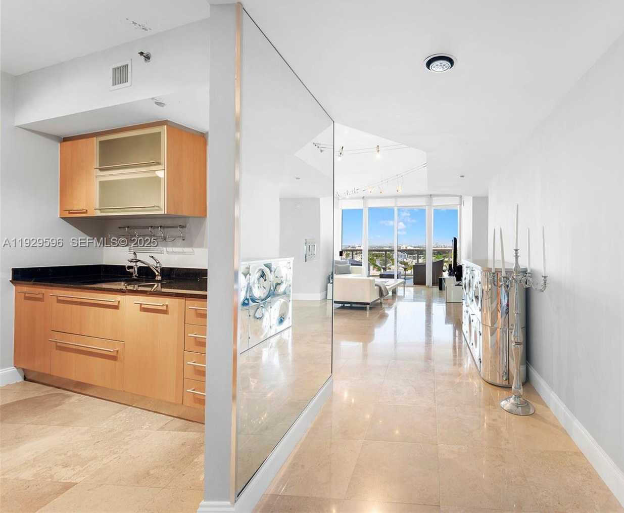 Imagen de Pequeño Objeto