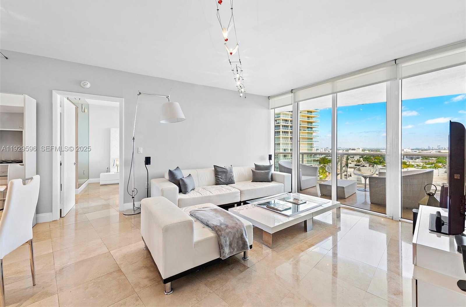 Imagen de Pequeño Objeto