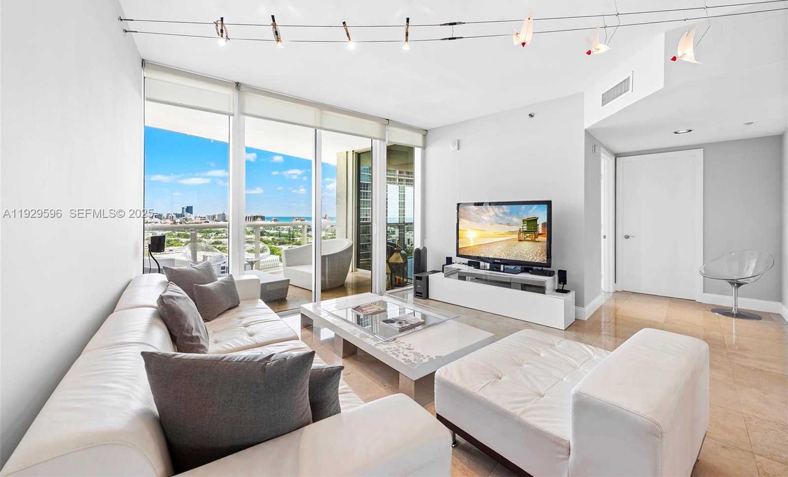 Imagen de Pequeño Objeto