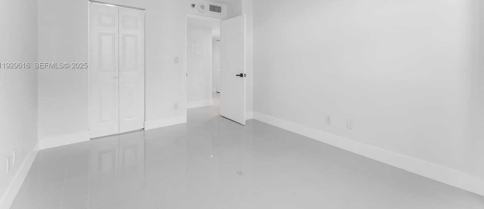 Small Image of 770 CLAUGHTON ISLAND DR #1401, Miami Number 10