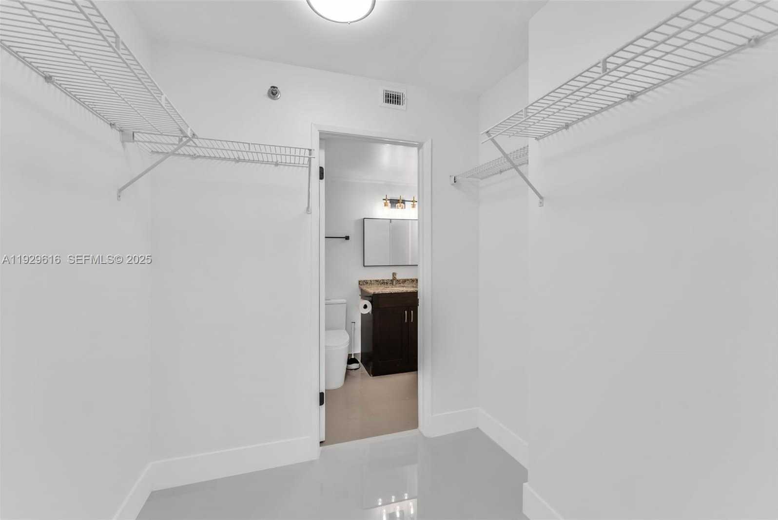 Small Image of 770 CLAUGHTON ISLAND DR #1401, Miami Number 11