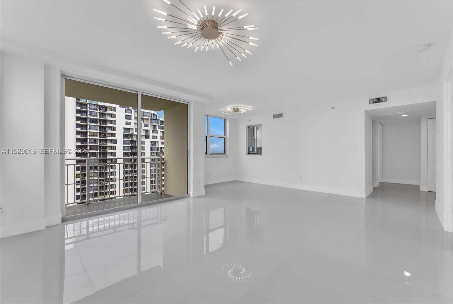 Small Image of 770 CLAUGHTON ISLAND DR #1401, Miami Number 14