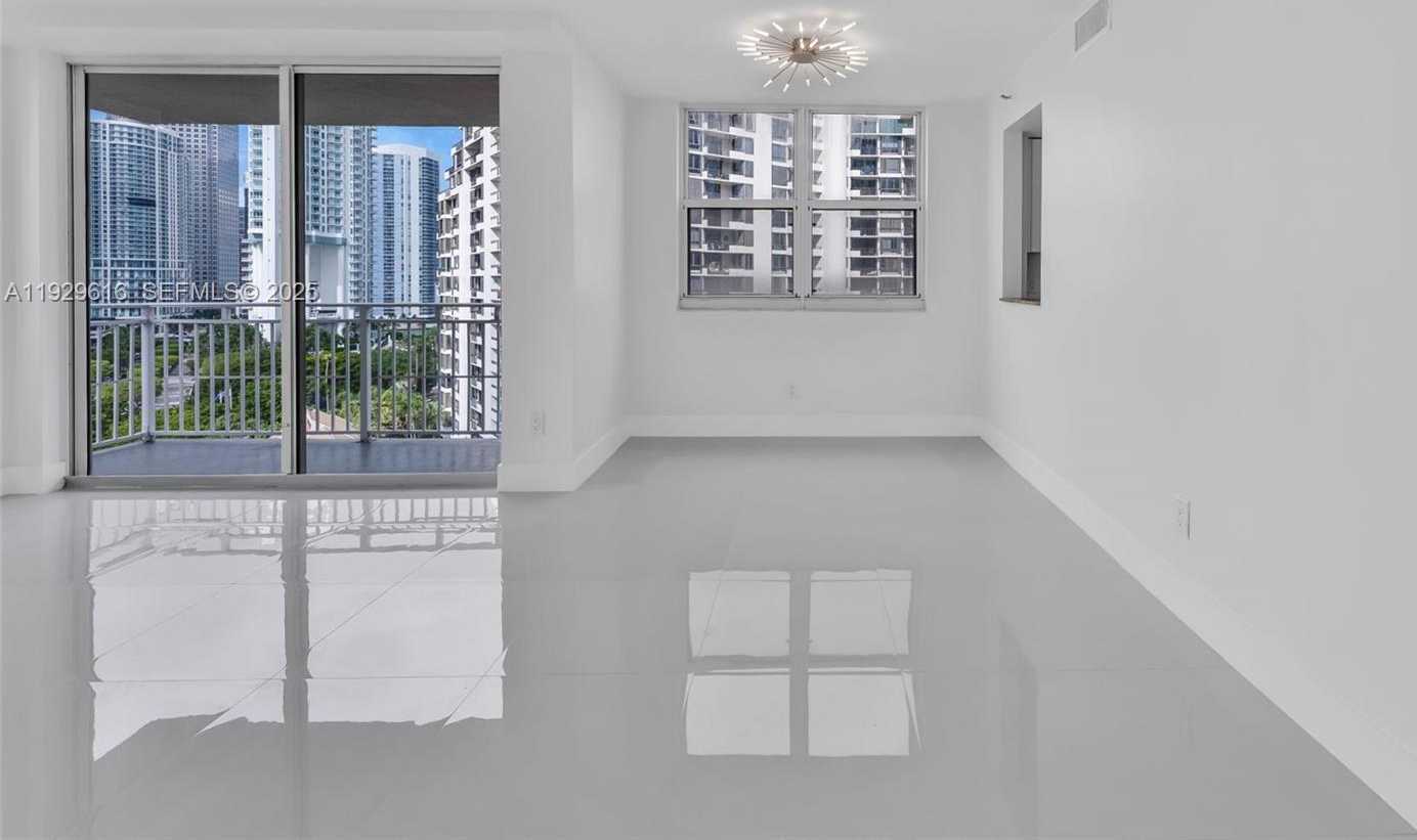 Small Image of 770 CLAUGHTON ISLAND DR #1401, Miami Number 15