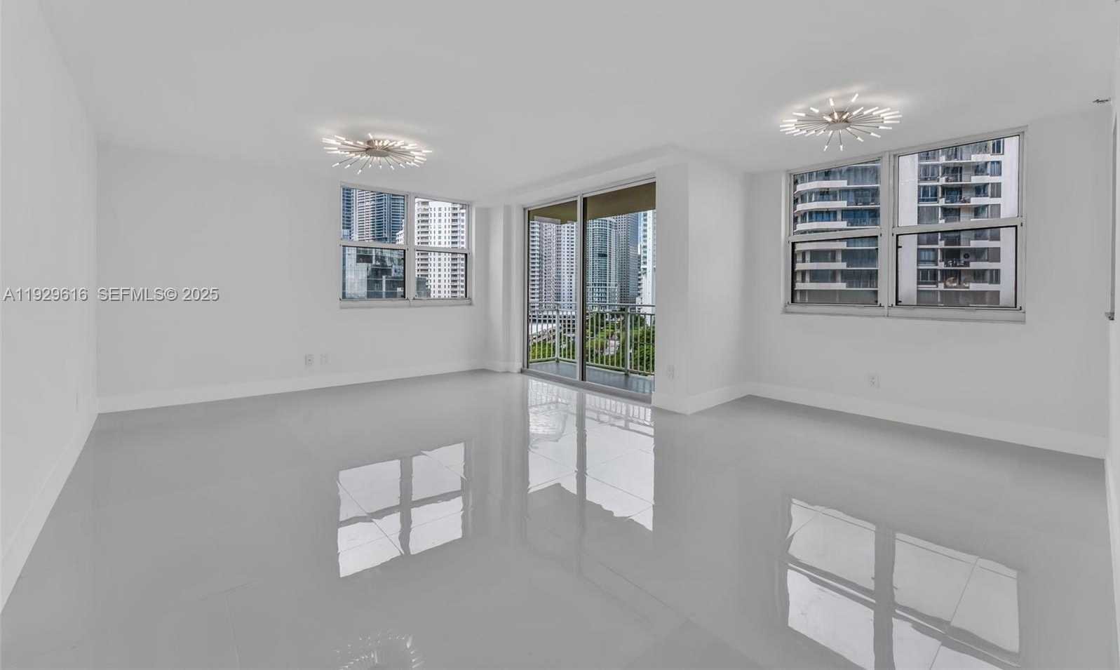 Small Image of 770 CLAUGHTON ISLAND DR #1401, Miami Number 16