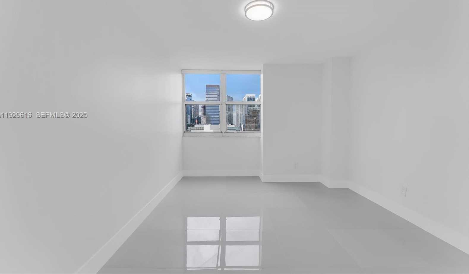 Small Image of 770 CLAUGHTON ISLAND DR #1401, Miami Number 18