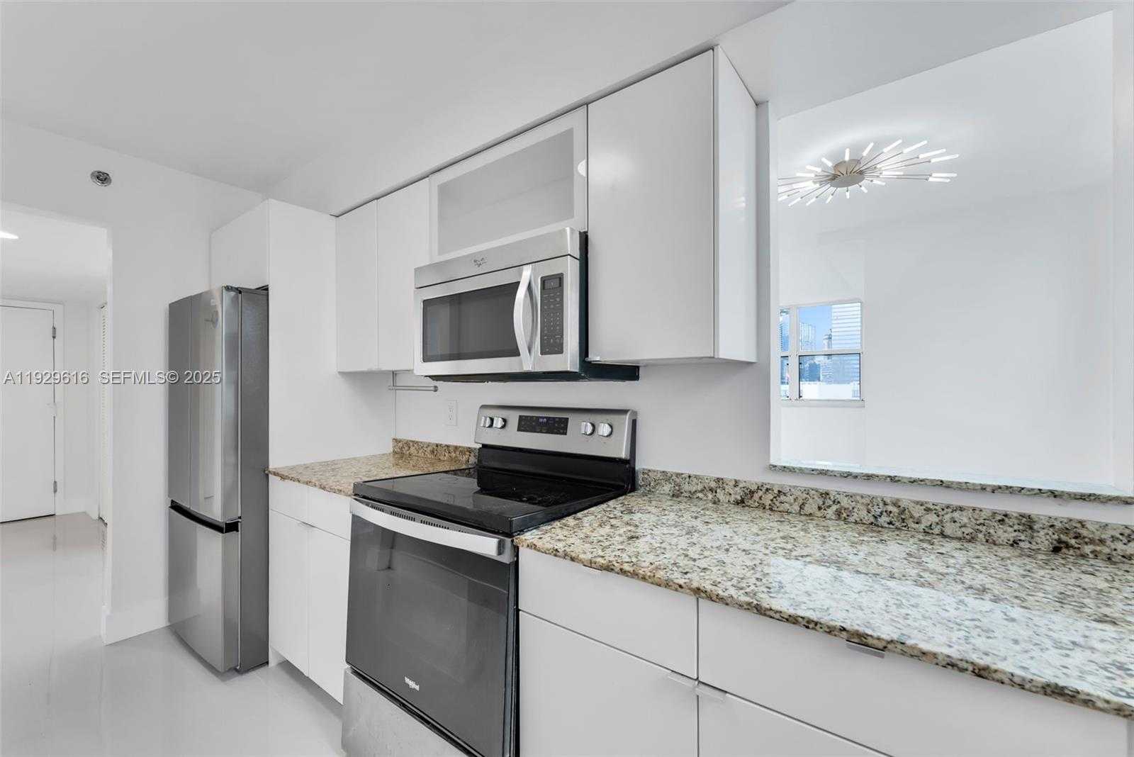 Small Image of 770 CLAUGHTON ISLAND DR #1401, Miami Number 22