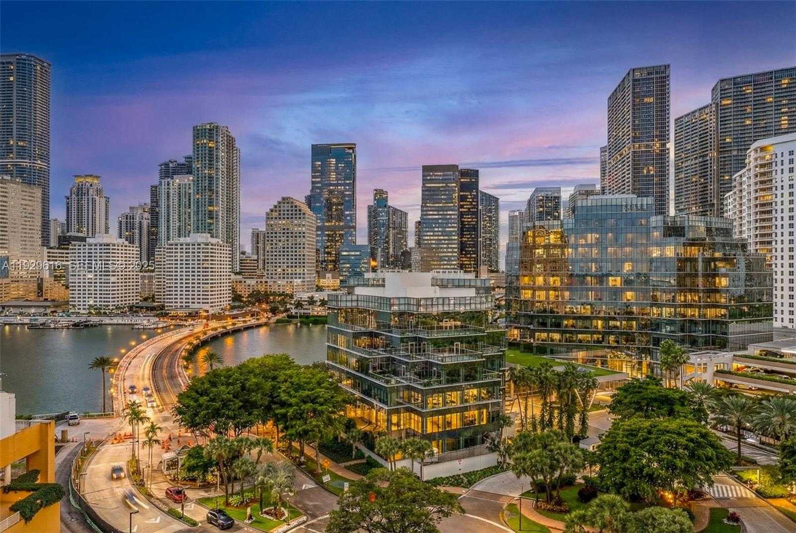 Small Image of 770 CLAUGHTON ISLAND DR #1401, Miami Number 26