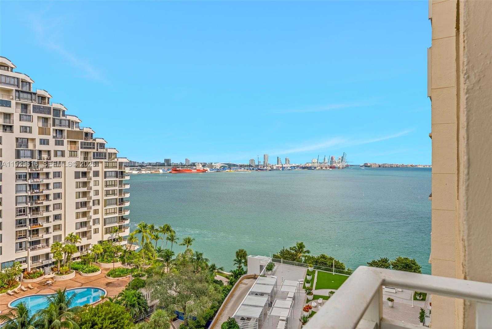 Small Image of 770 CLAUGHTON ISLAND DR #1401, Miami Number 27