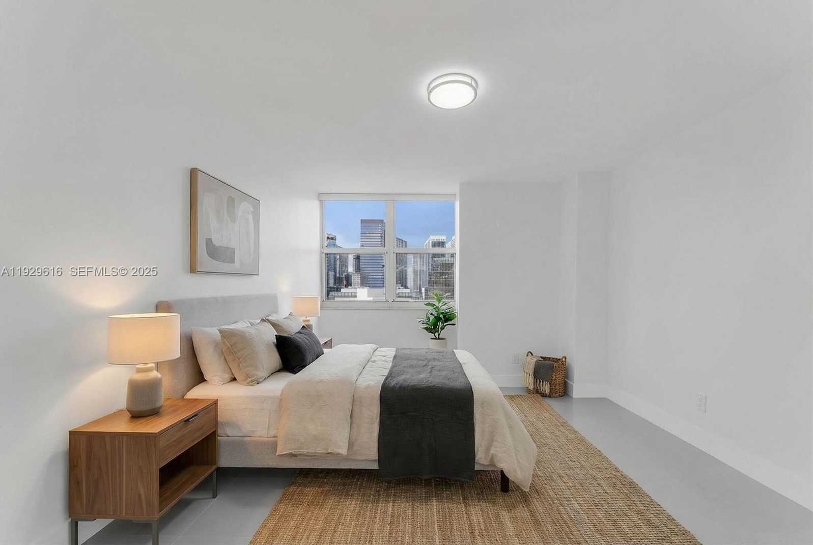 Small Image of 770 CLAUGHTON ISLAND DR #1401, Miami Number 28