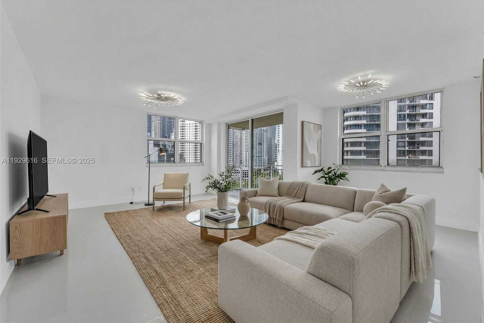 Small Image of 770 CLAUGHTON ISLAND DR #1401, Miami Number 29