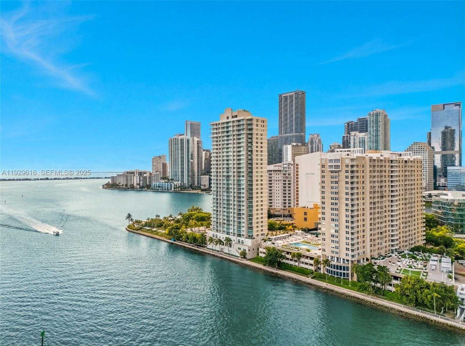 Small Image of 770 CLAUGHTON ISLAND DR #1401, Miami Number 4