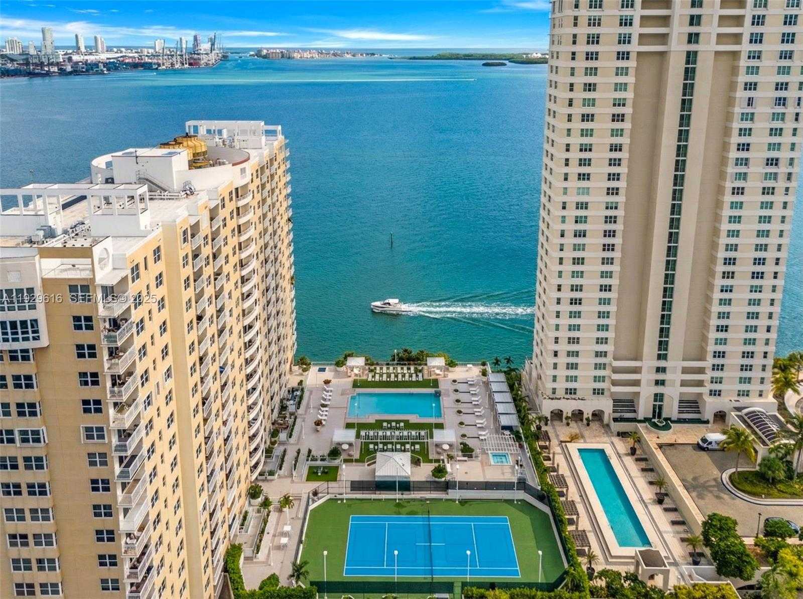 Small Image of 770 CLAUGHTON ISLAND DR #1401, Miami Number 5