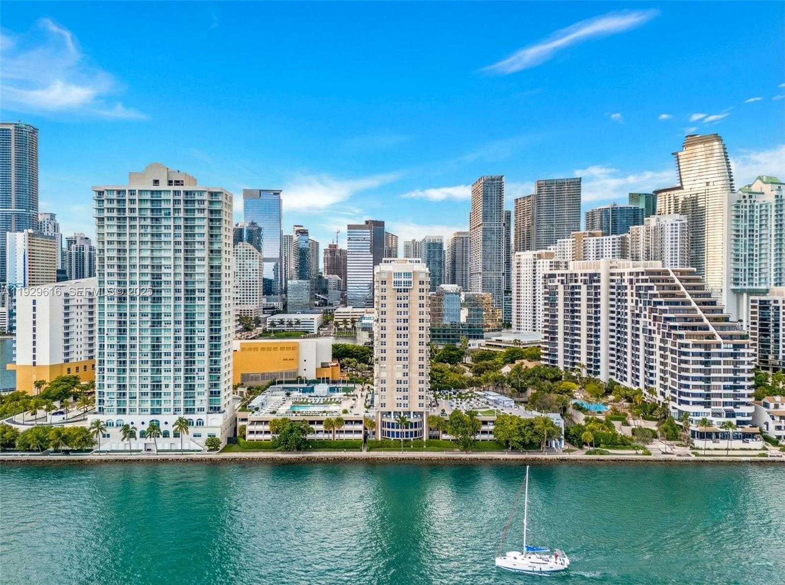 Small Image of 770 CLAUGHTON ISLAND DR #1401, Miami Number 7