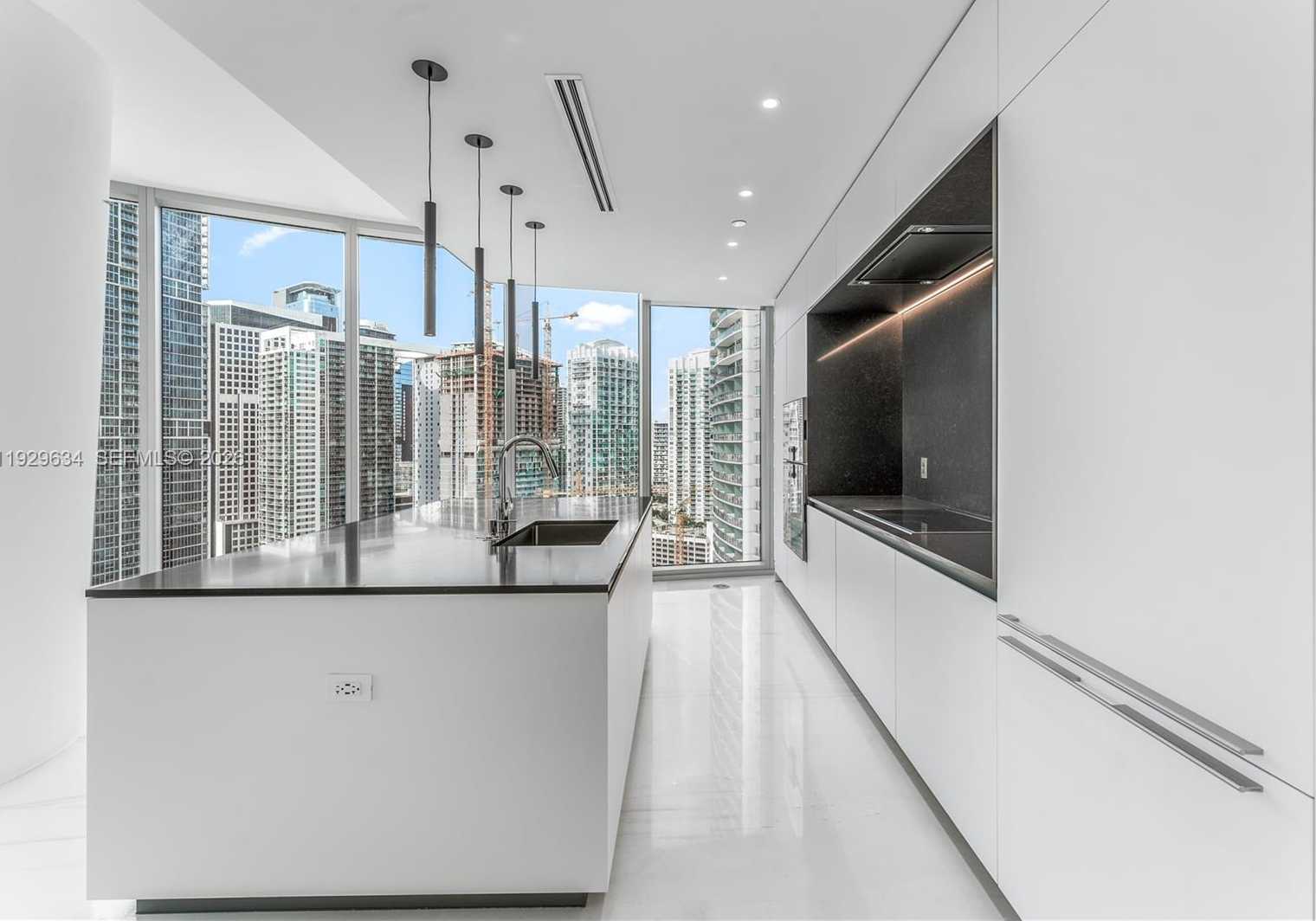 Small Image of 300 BISCAYNE BLVD WAY #2507, Miami Number 5