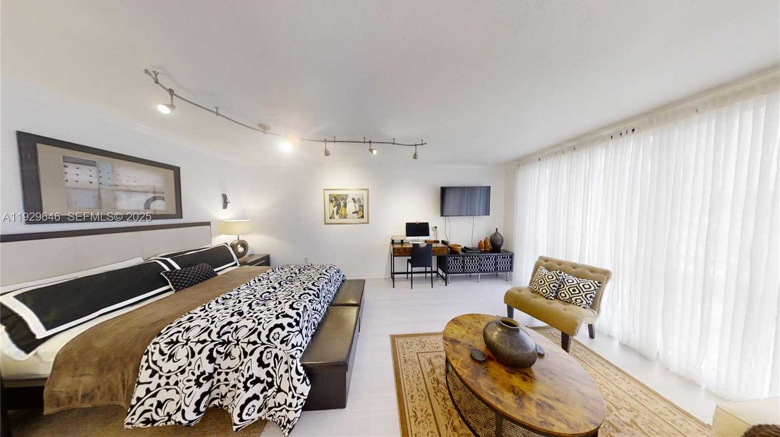 Small Image of 800 WEST AVE #614, Miami Beach Number 2