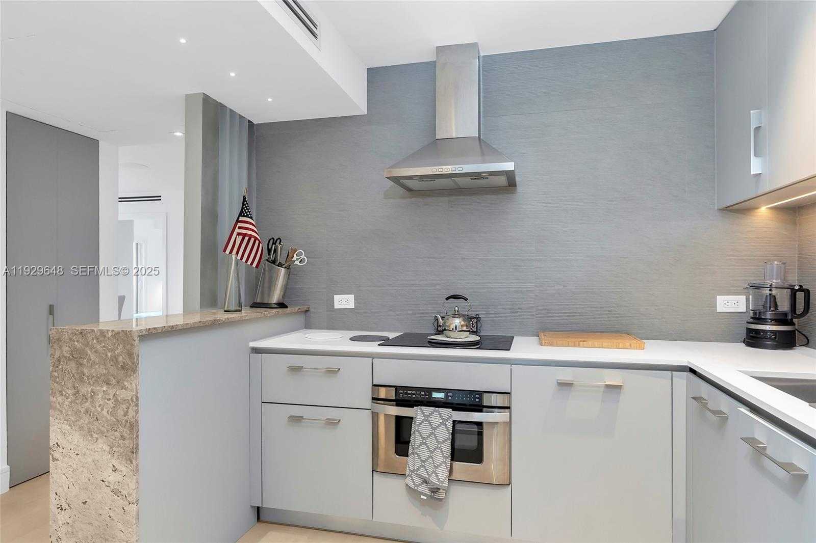 Small Image of 325 OCEAN DR #410, Miami Beach Number 15