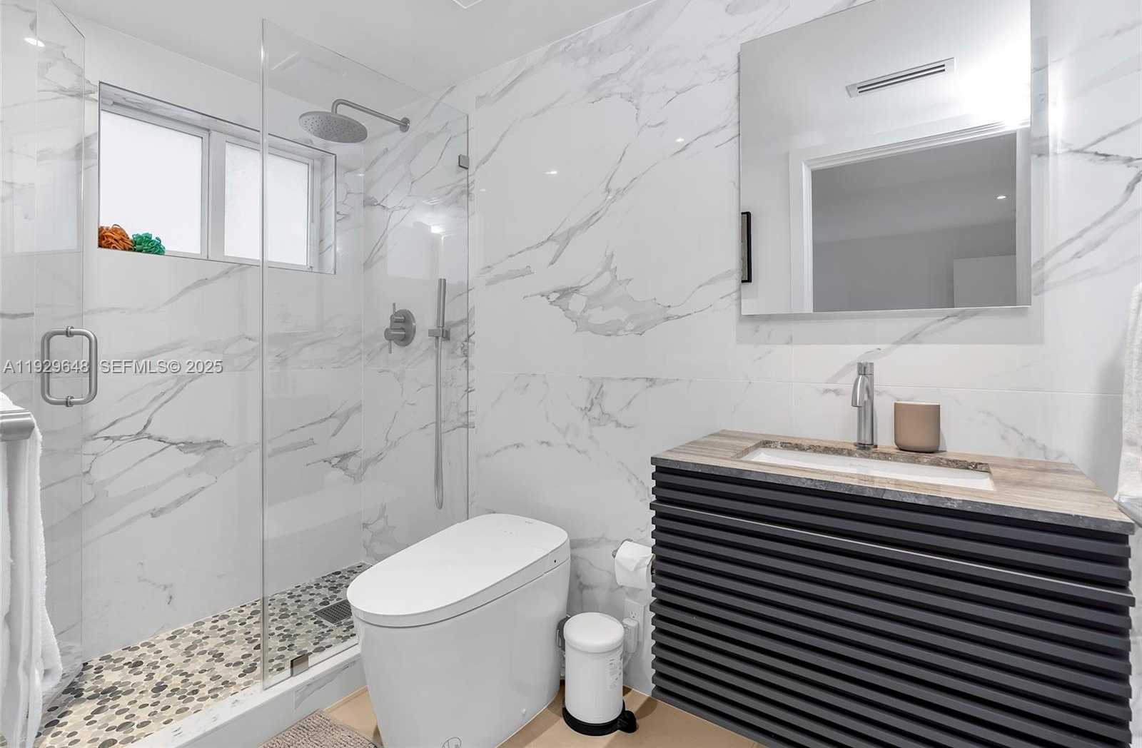 Small Image of 325 OCEAN DR #410, Miami Beach Number 17