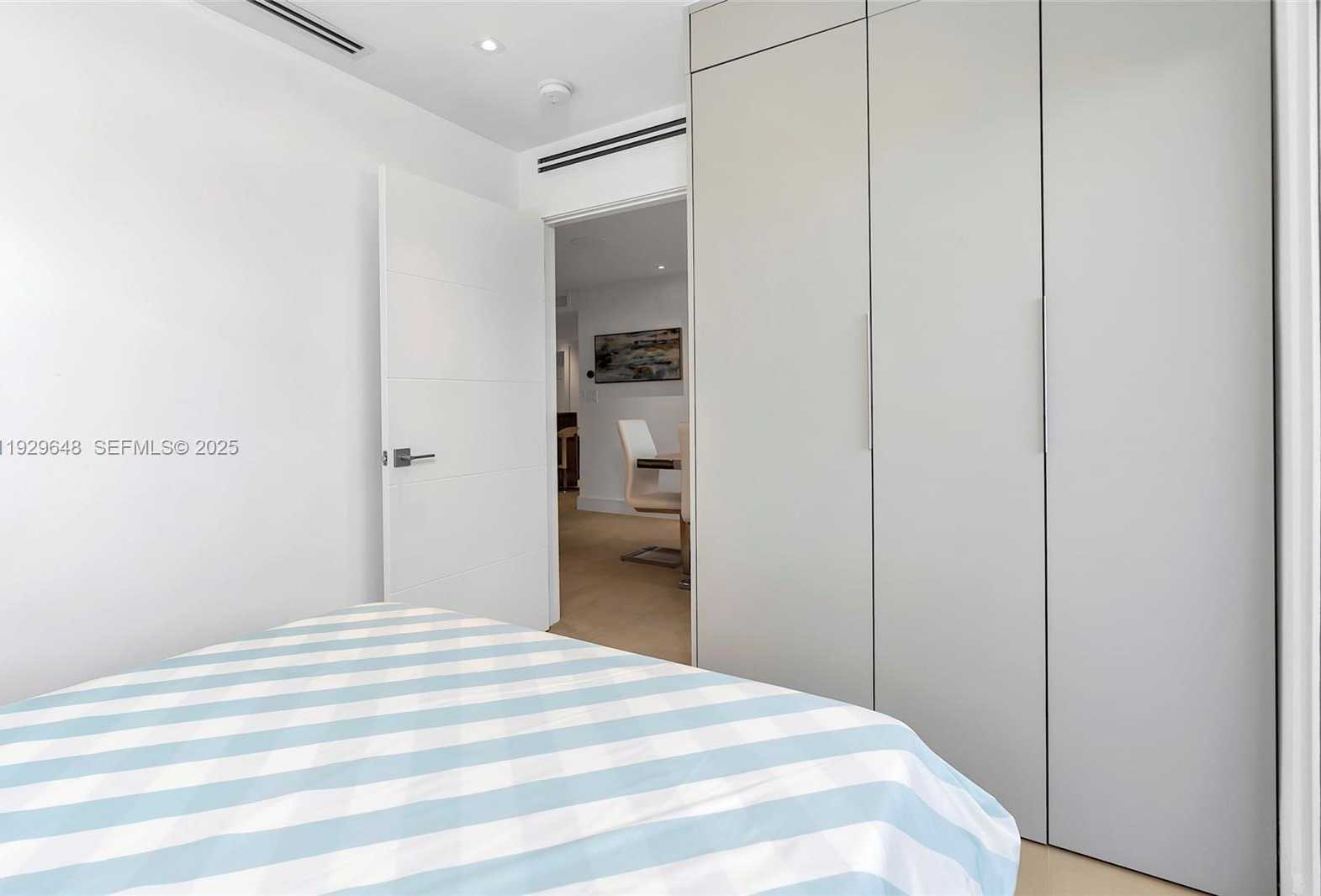 Small Image of 325 OCEAN DR #410, Miami Beach Number 26