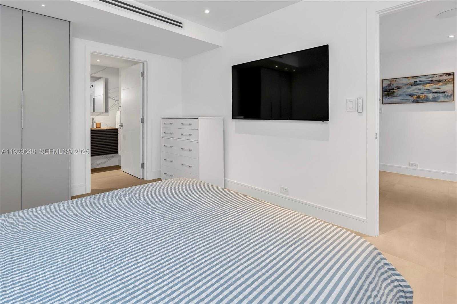 Small Image of 325 OCEAN DR #410, Miami Beach Number 36