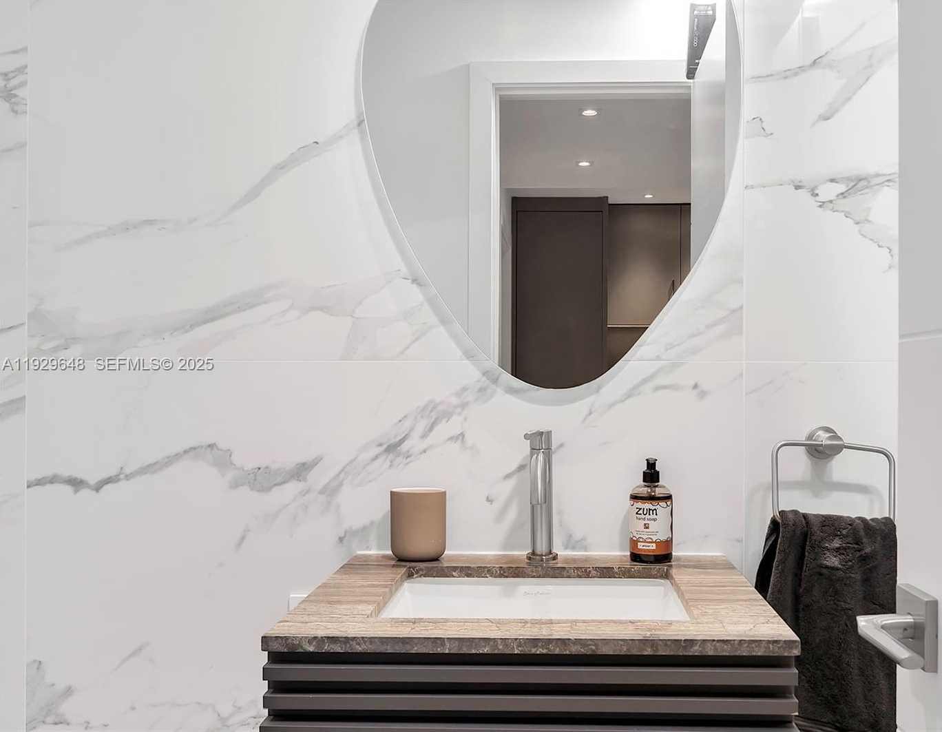 Small Image of 325 OCEAN DR #410, Miami Beach Number 37