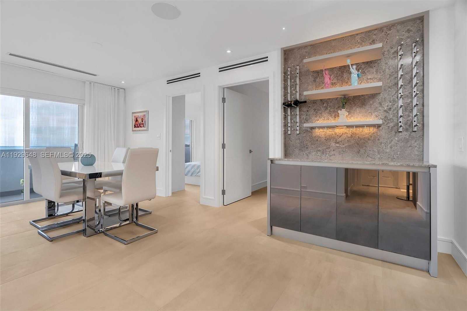 Small Image of 325 OCEAN DR #410, Miami Beach Number 6