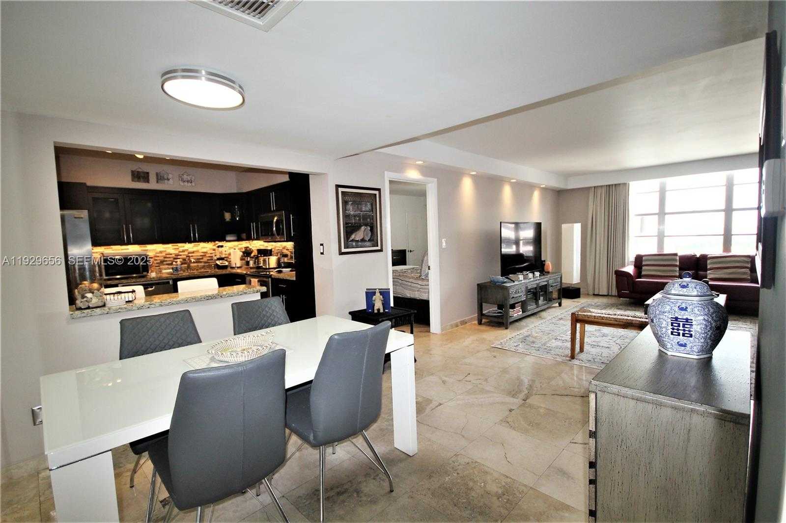 Small Image of 5161 COLLINS AVE #1610, Miami Beach Number 18