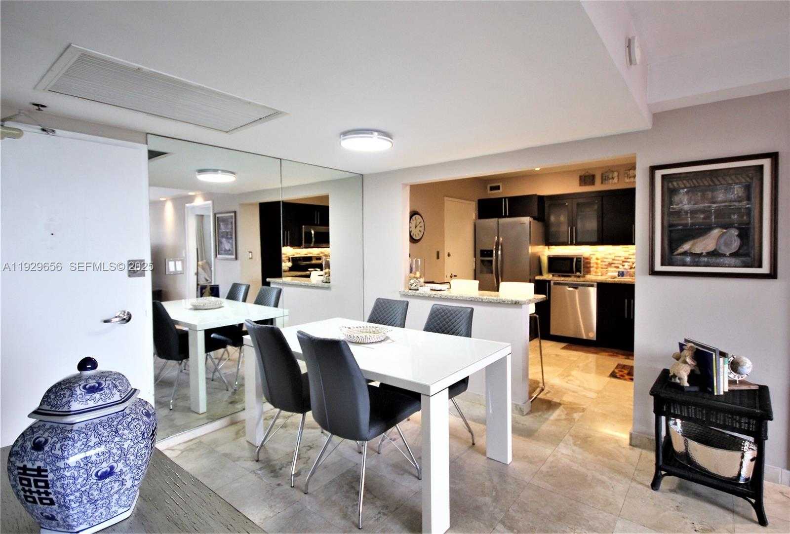 Small Image of 5161 COLLINS AVE #1610, Miami Beach Number 19