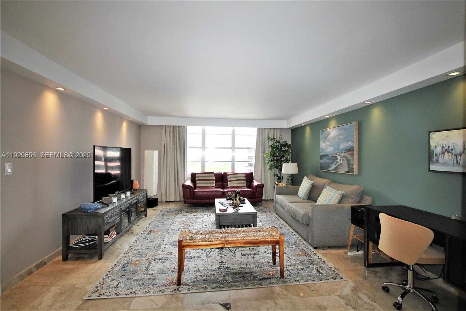 Small Image of 5161 COLLINS AVE #1610, Miami Beach Number 3