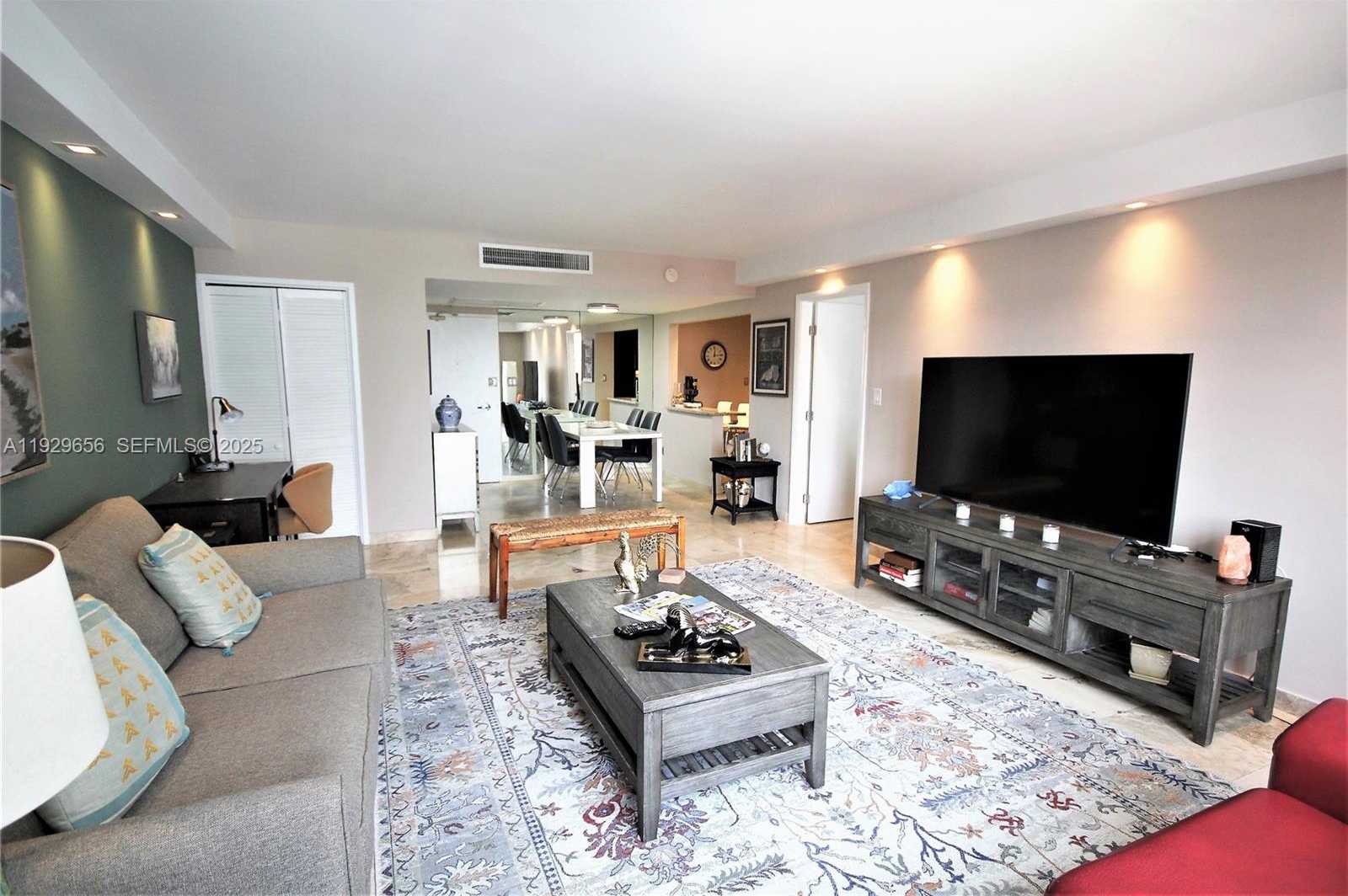 Small Image of 5161 COLLINS AVE #1610, Miami Beach Number 8