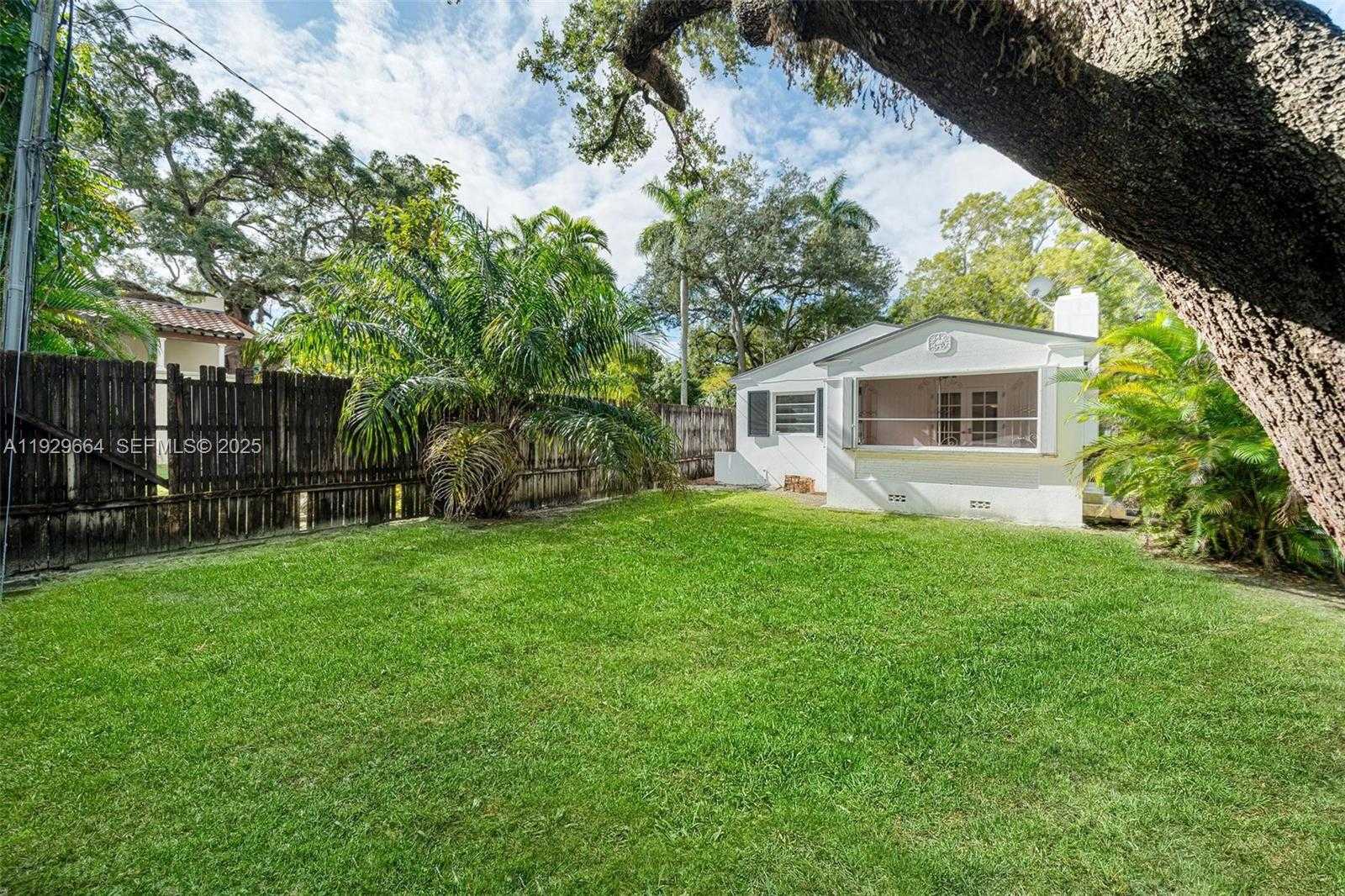 Imagen de Pequeño Objeto