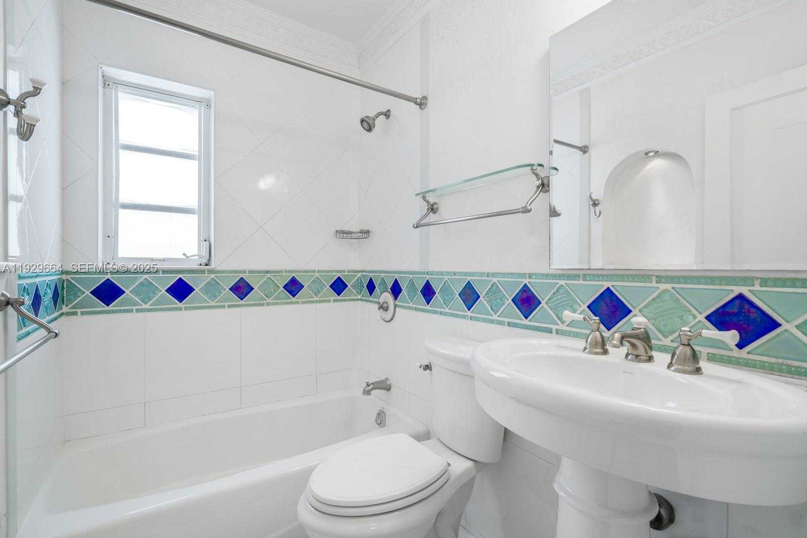 Imagen de Pequeño Objeto