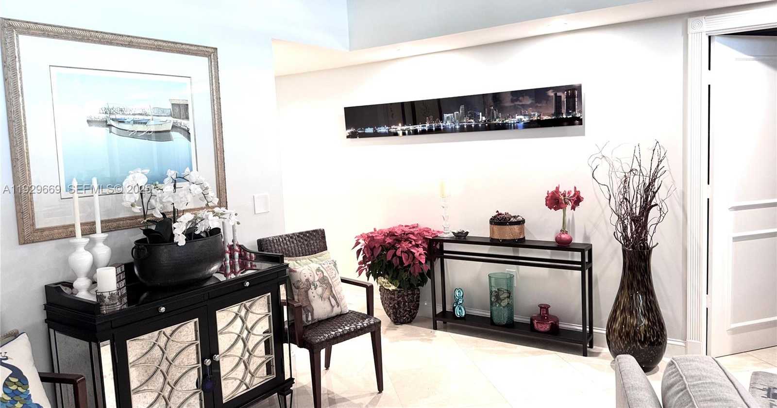 Small Image of 1000 SOUTH POINTE DR #308, Miami Beach Number 3