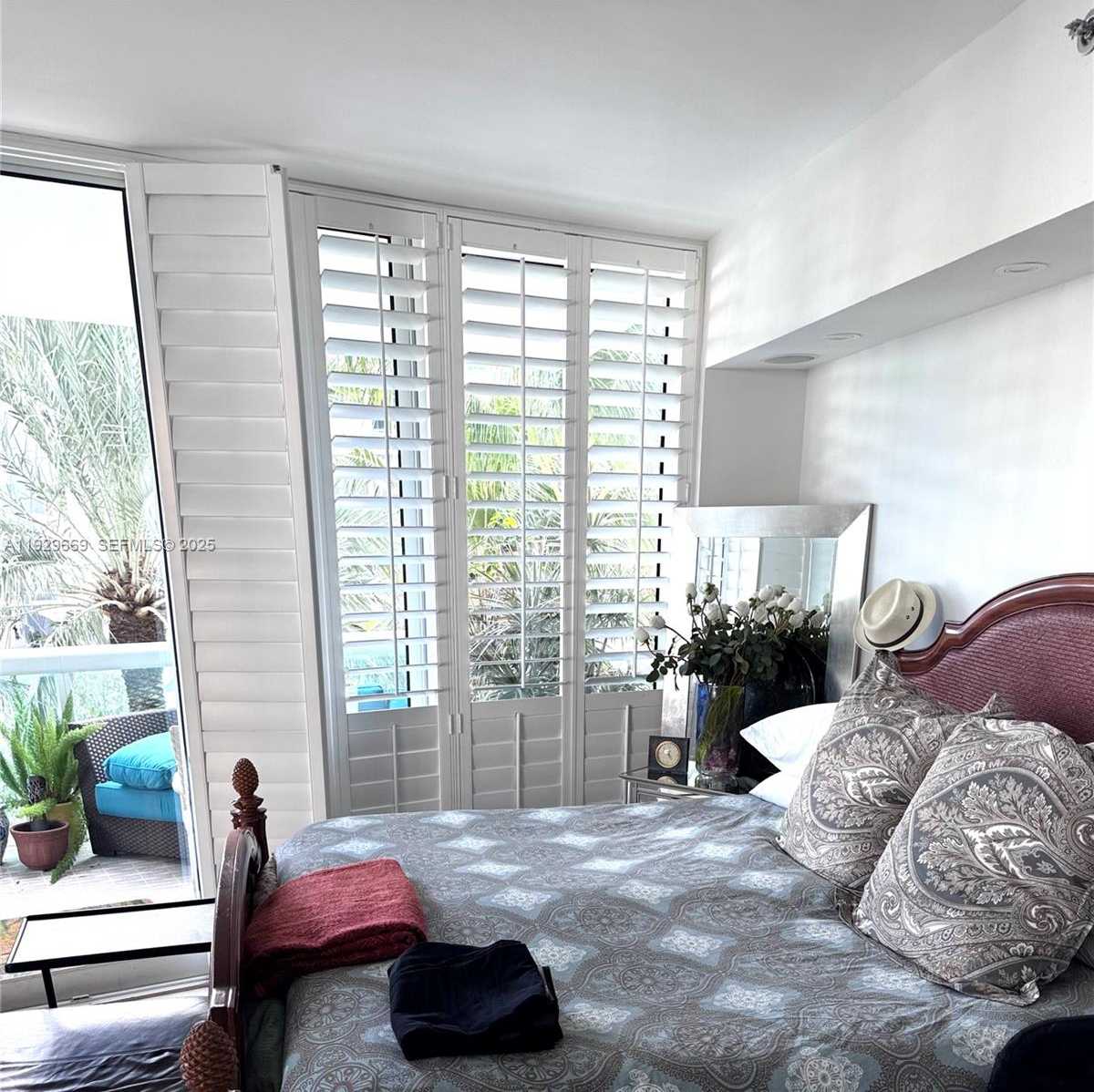 Small Image of 1000 SOUTH POINTE DR #308, Miami Beach Number 5