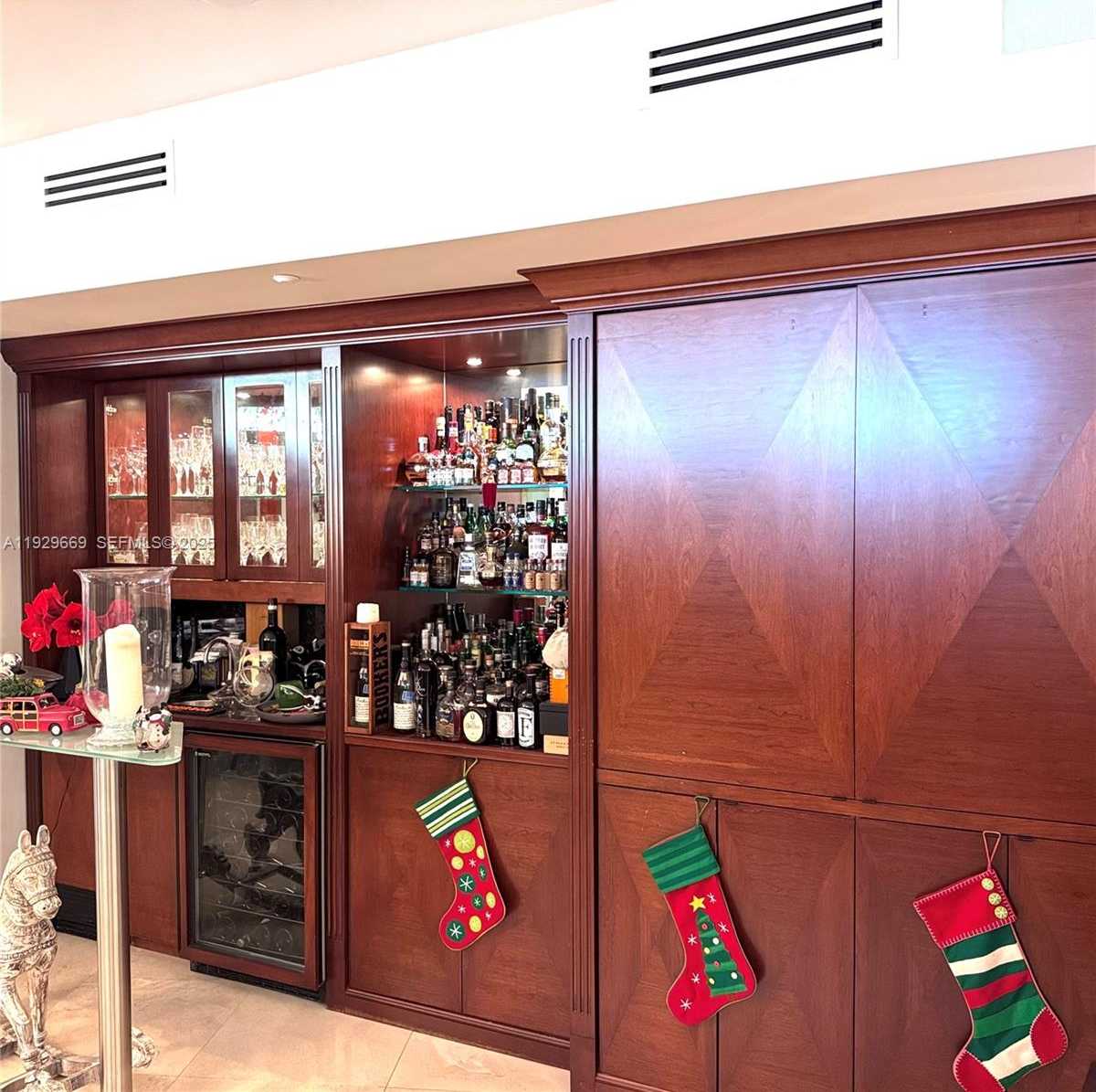 Small Image of 1000 SOUTH POINTE DR #308, Miami Beach Number 7