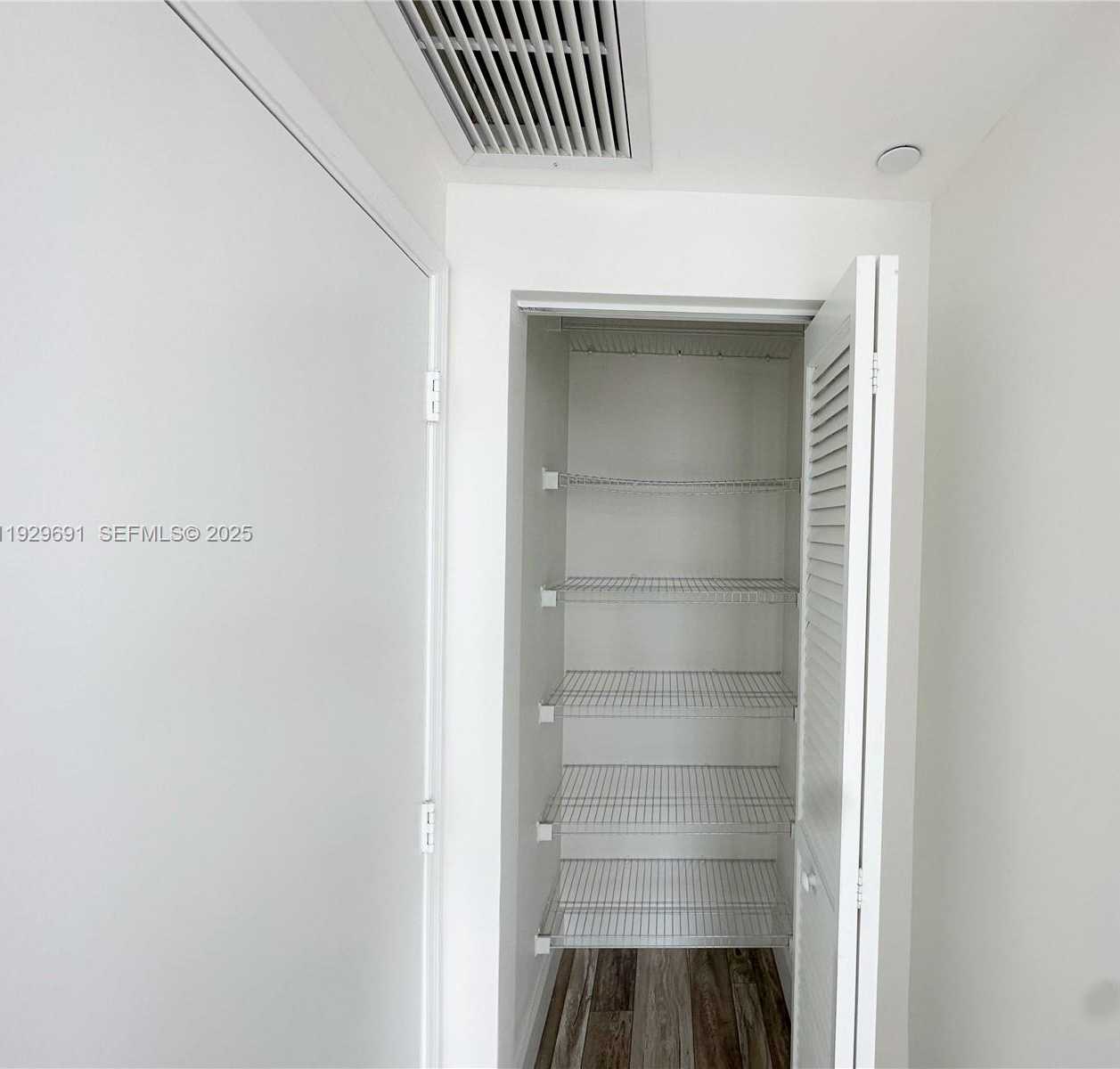 Small Image of 951 BRICKELL AVE #801, Miami Number 11