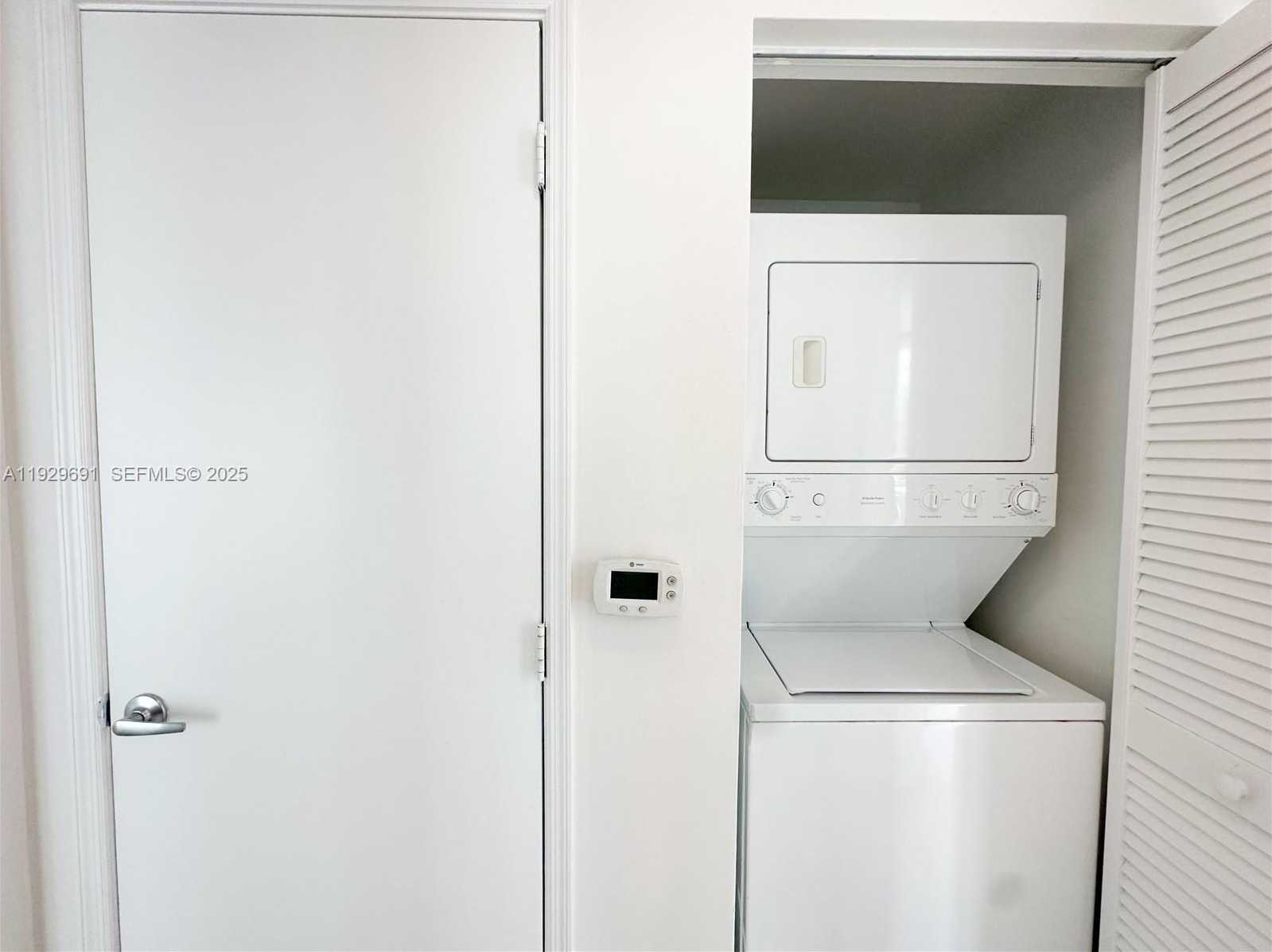 Small Image of 951 BRICKELL AVE #801, Miami Number 13