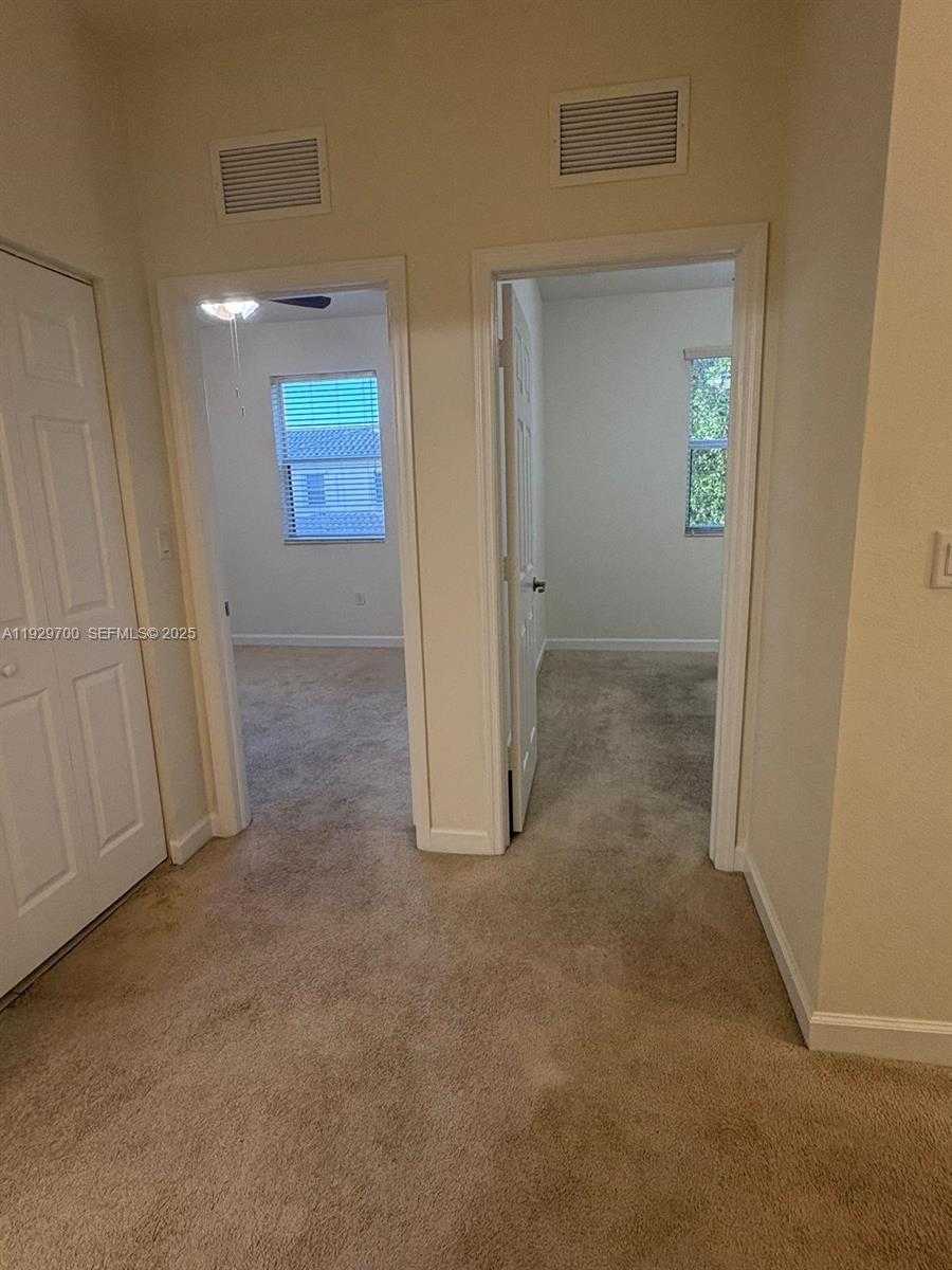 Small Image of Miami Number 13