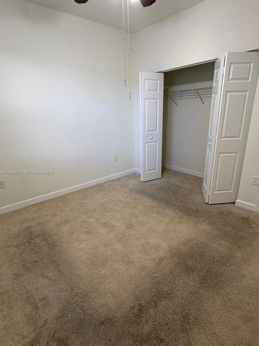 Small Image of Miami Number 15