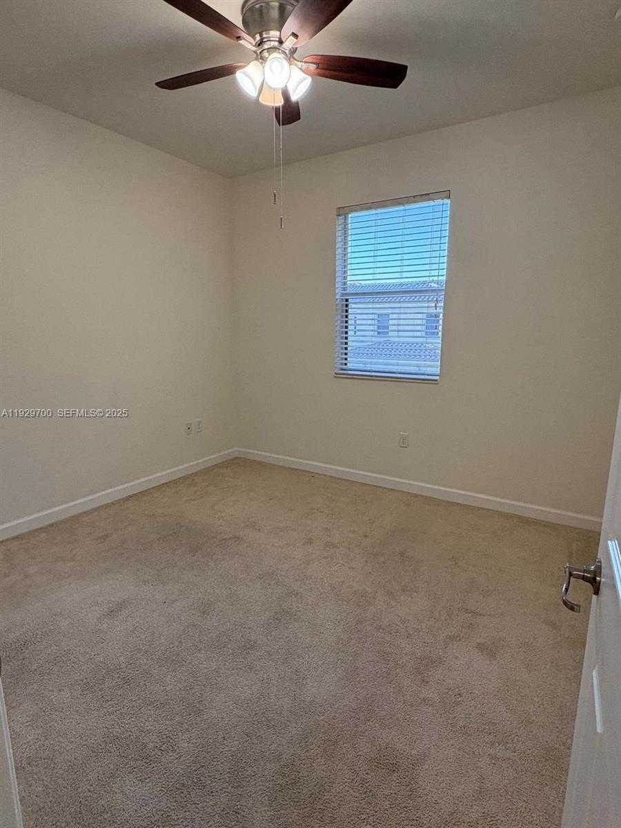 Small Image of Miami Number 16