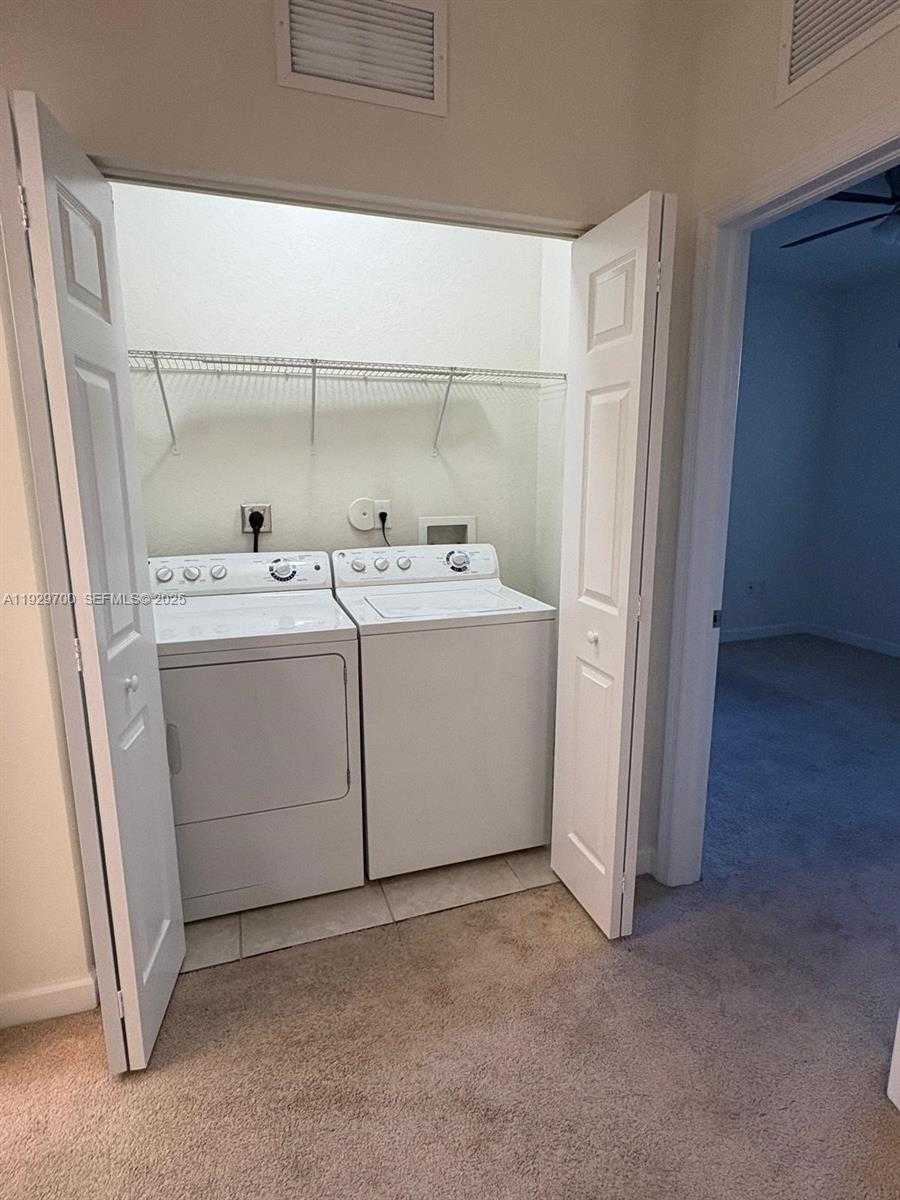 Small Image of Miami Number 18