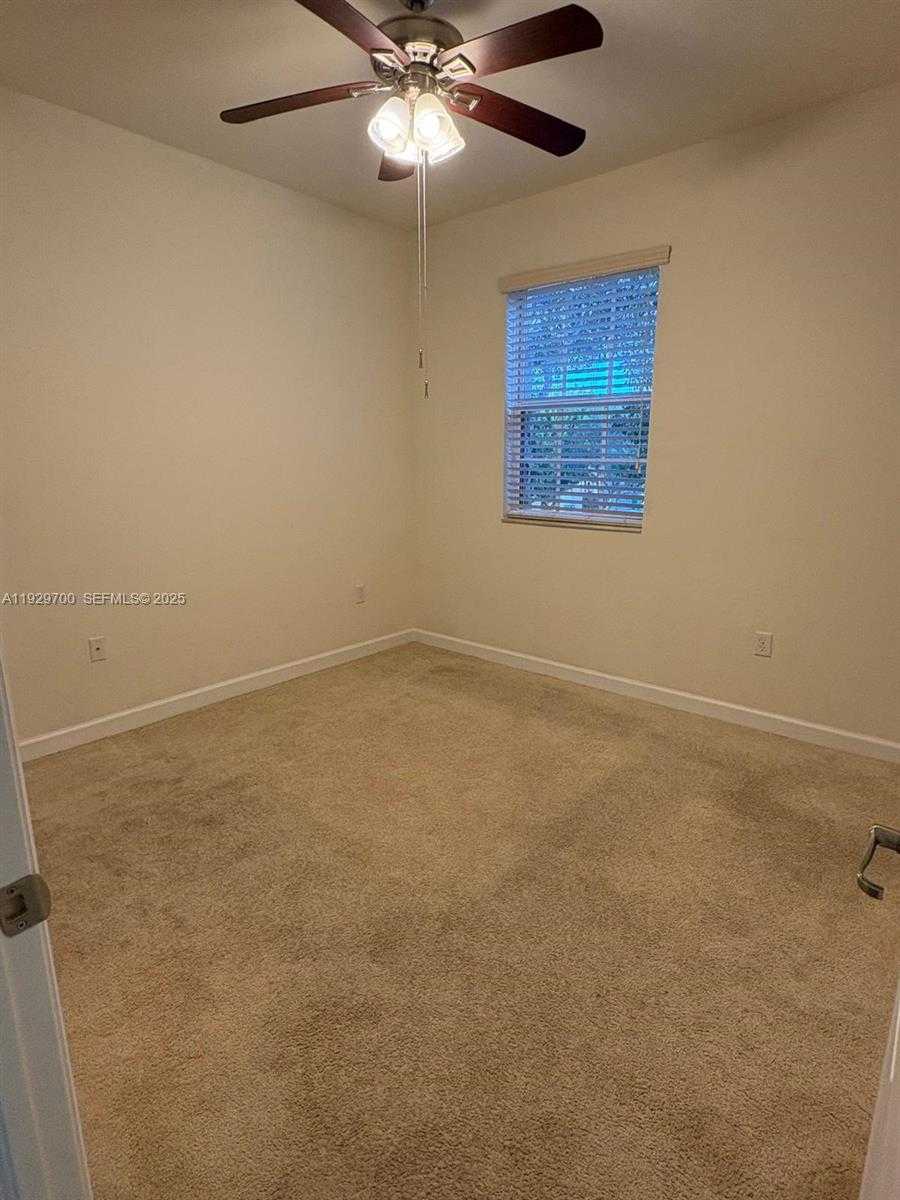 Small Image of Miami Number 22