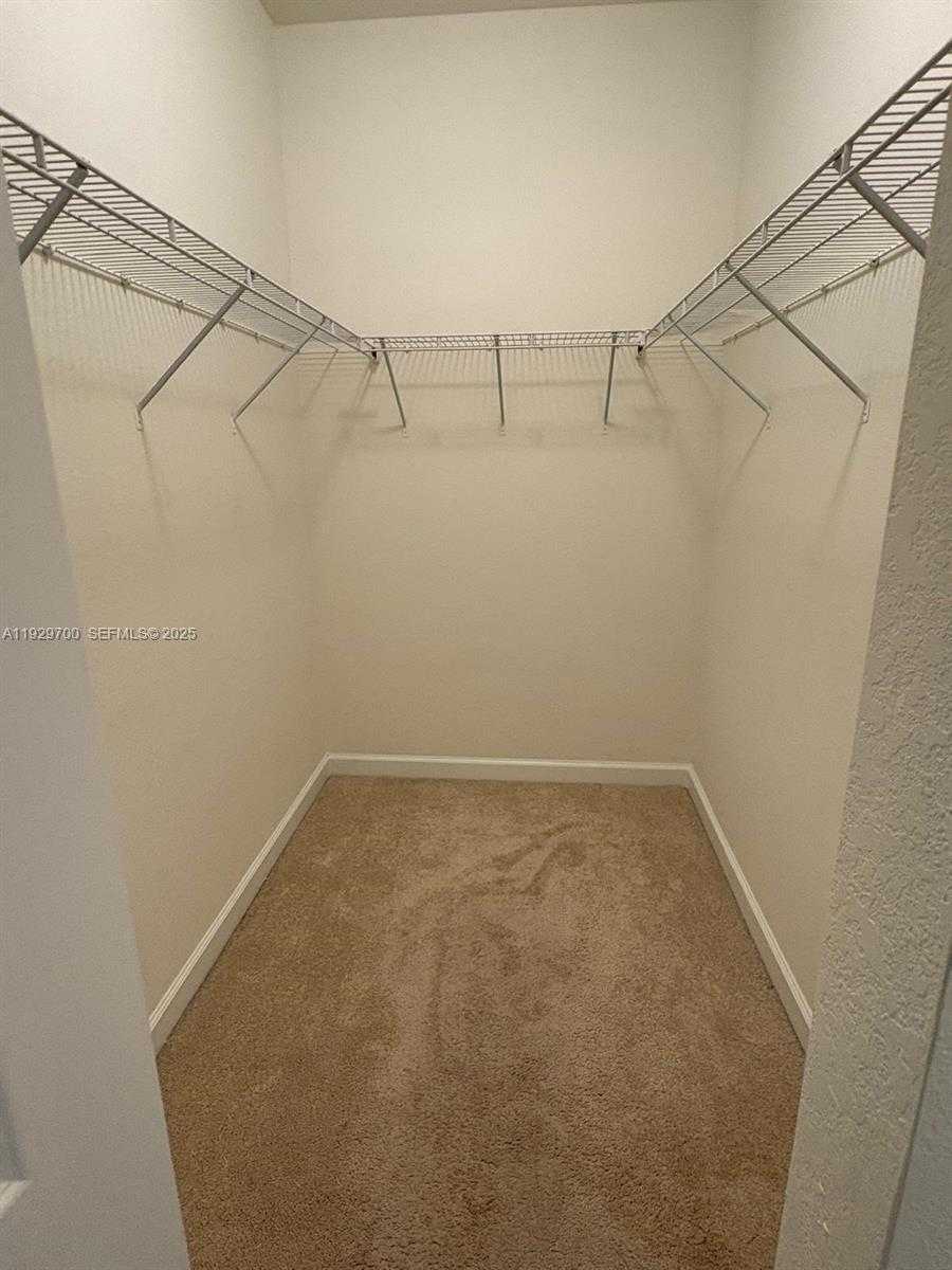 Small Image of Miami Number 28